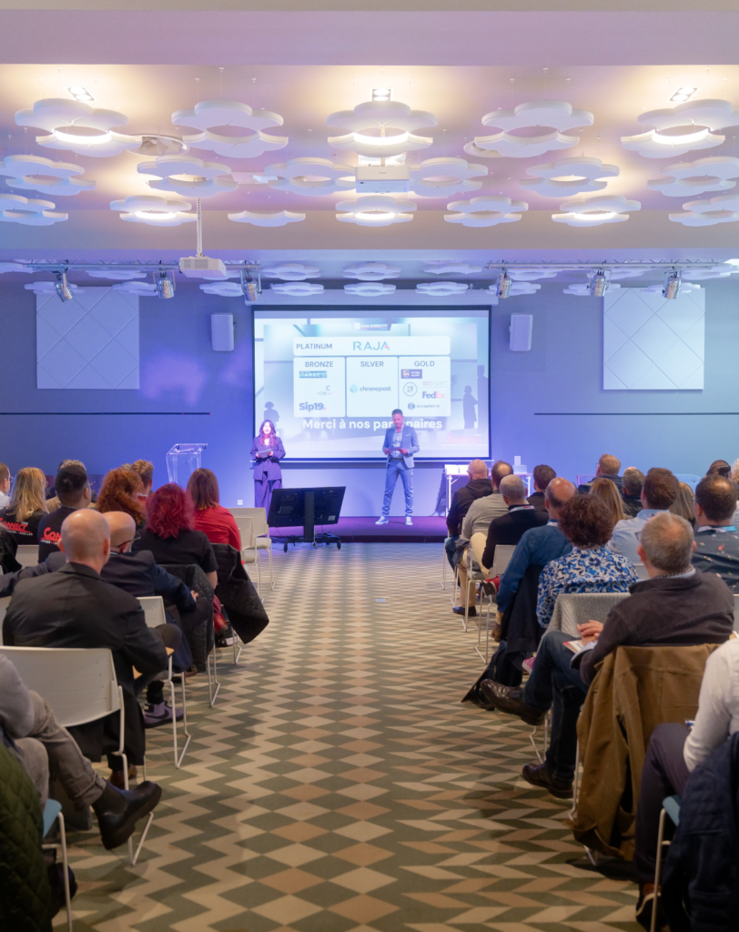 Photo d'une séance plénière de la convention nationale 2025 de Mail Boxes Etc.